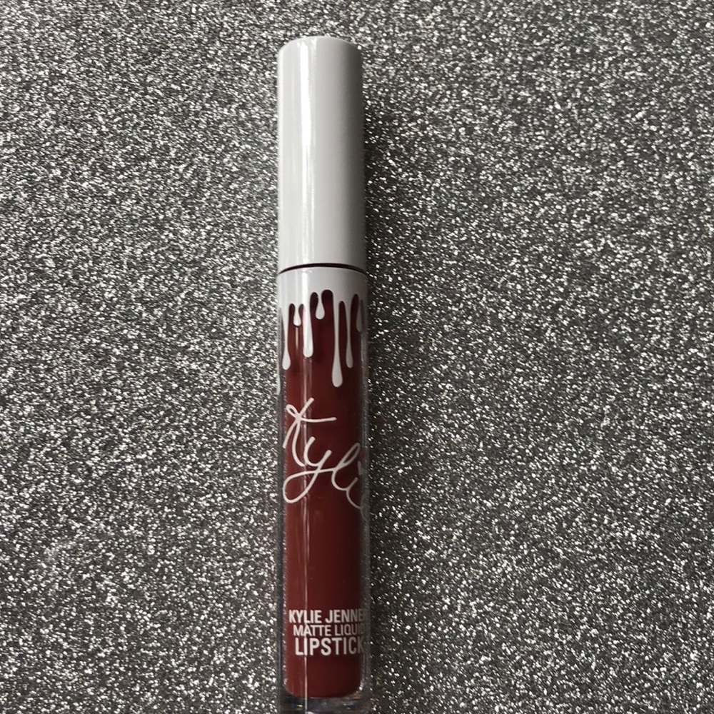 Kylie Cosmetics Clove Matte Liquid Lipstick!